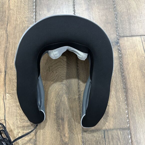 Homedics (Model NMS-350) Neck Massager Shiatsu and Vibration With Heat - Picture 1 of 7